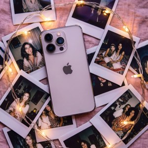Polaroid Fairy Lights iPhone