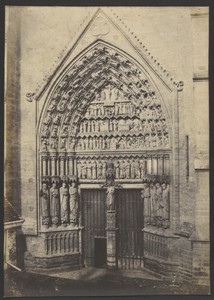 [Portail latéral de la Cathédrale d'Amiens.]