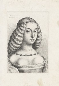 Portret van een jonge vrouw met het haar opgebonden in rollen