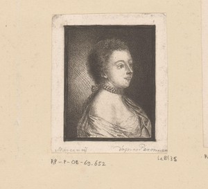 Portret van een onbekende vrouw met parelsnoer