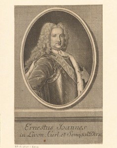 Portret van Ernst Johann von Biron, hertog van Koerland en Semgallen