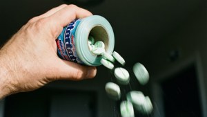 Pouring Mentos
