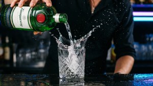 Pouring Splash
