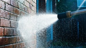 Powerful Jet Spraying Wall