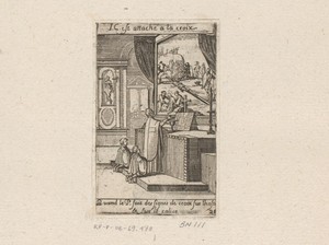 Priester zegent de hostie en de miswijn voor een altaar