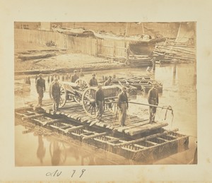 Raft of blanket boats ferrying field artillery and men over Potomac River