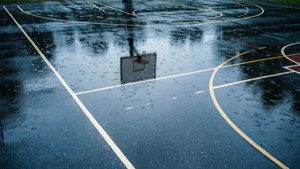 Rainy Court Reflections