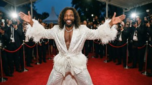 Red Carpet Strut