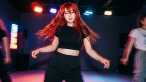 Red Hair Hoshi Dance