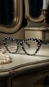 Retro Cat-Eye Glam