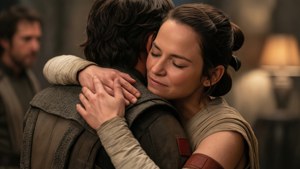Rey and Leia Embrace