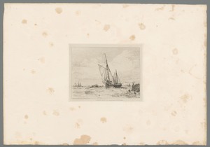 Roeiboot met verschillende figuren vaart naast een zeilboot, dicht bij de kade