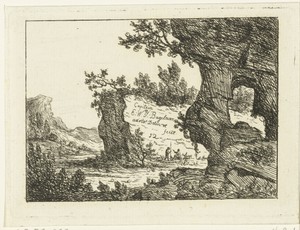 Rotslandschap met twee wandelaars