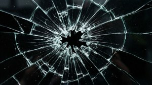 Shattered Glass Dark
