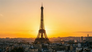Sheesh Eiffel Sunset