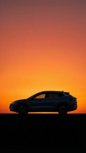 Silhouette Atto 3 Sunset