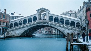 Snowy Rialto Bridge
