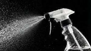 Spray Action Monochrome