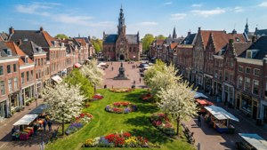Springtime Brink Square