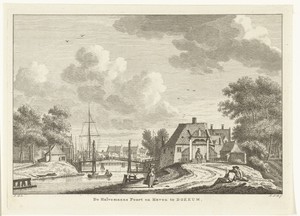 Stadsgezicht met Halvemaanspoort en haven te Dokkum