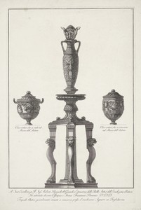 Tripod en twee vazen