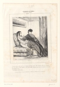 Twee vrouwen spreken elkaar in een huiskamer
