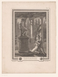 Twee vrouwen voor een standbeeld
