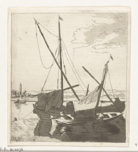 Twee zeilboten in een rivier