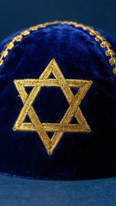 Velvet Gold Star Yamaka