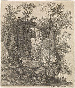 Vervallen stenen poort in een landschap