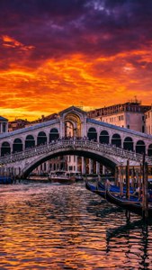 Vibrant Rialto Bridge Sunset