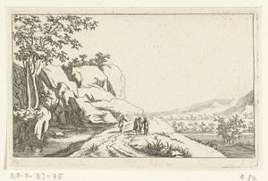Vier mannen aan de oever van een rivier