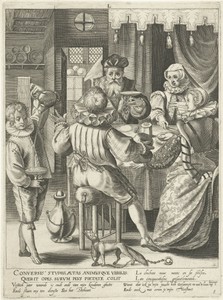 Vijfde levensfase van vijftig jaar met oudere man met vrouw en kinderen aan tafel
