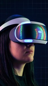 VR Immersion Neon