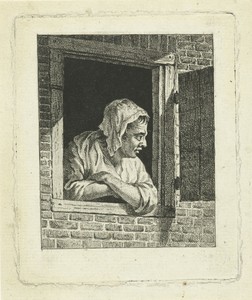 Vrouw leunend op armen in raamopening