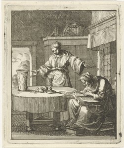 Vrouw staande bij een tafel waaraan een oude vrouw de bijbel bestudeerd