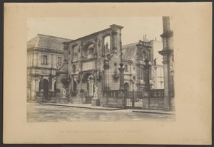 Vue Prise dans la Cour du Palais de l'École des Beaux-Arts. L'Arc de Gaillon.