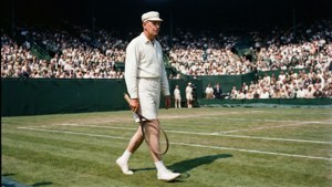 Walk to the Court