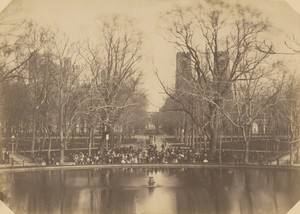 [Washington Square Park Fountain with Pedestrians]