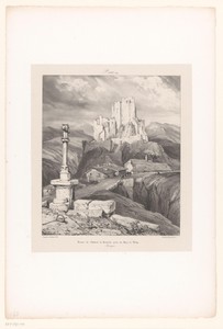 Zicht op de ruïnes van het kasteel van Bouzols dichtbij Le Puy-en-Velay
