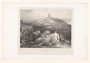 Zicht op de toren van Mont-Perrou in de Auvergne