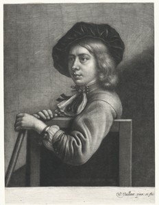Zittende jongen met een baret