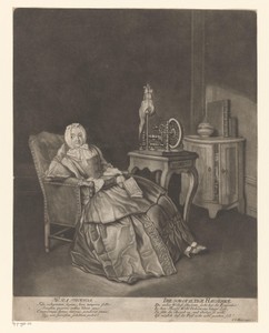 Zittende vrouw met boek naast een spinnewiel