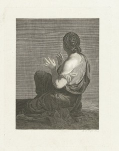 Zittende vrouw op haar rug gezien